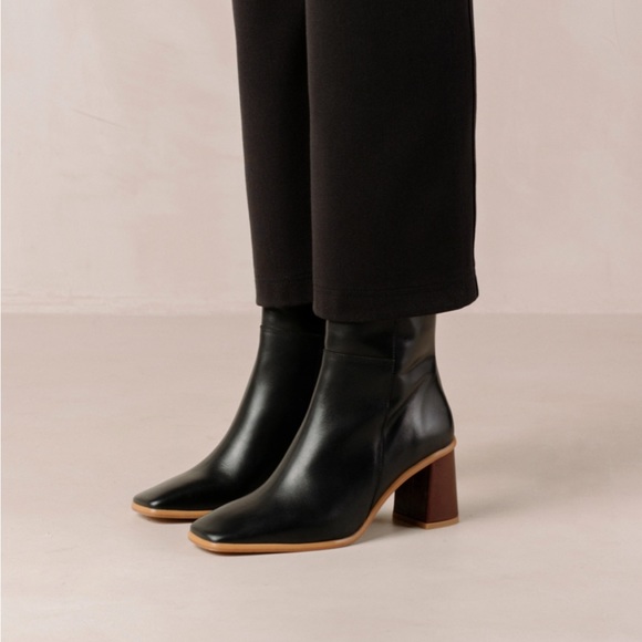 West Black Vintage Alohas Booties - Picture 3 of 10